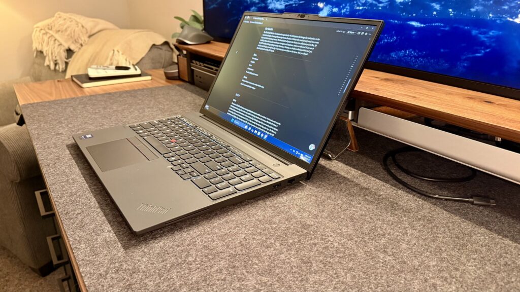 Lenovo ThinkPad P16s Gen 4 mobile workstation review