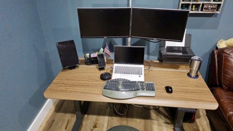 Vari Electric Standing Desk with TechTrack review