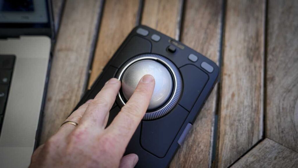 Kensington Expert Mouse Pro TB900 review