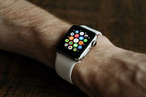 Apple Explores Screenless Wearables
