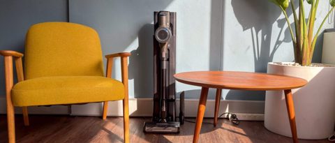 The Krapof Auto Clean Self Empty Slim Power Vac is remarkably lightweight — but, despite industry-leading suction — it fails to impress