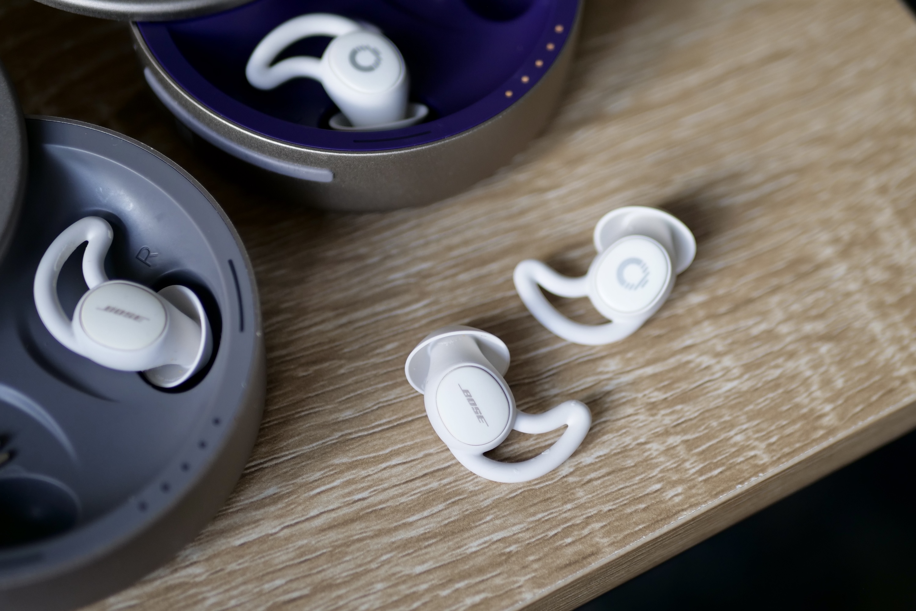 A comparison between the Bose Sleepbuds 2 and the Ozlo Sleepbuds.