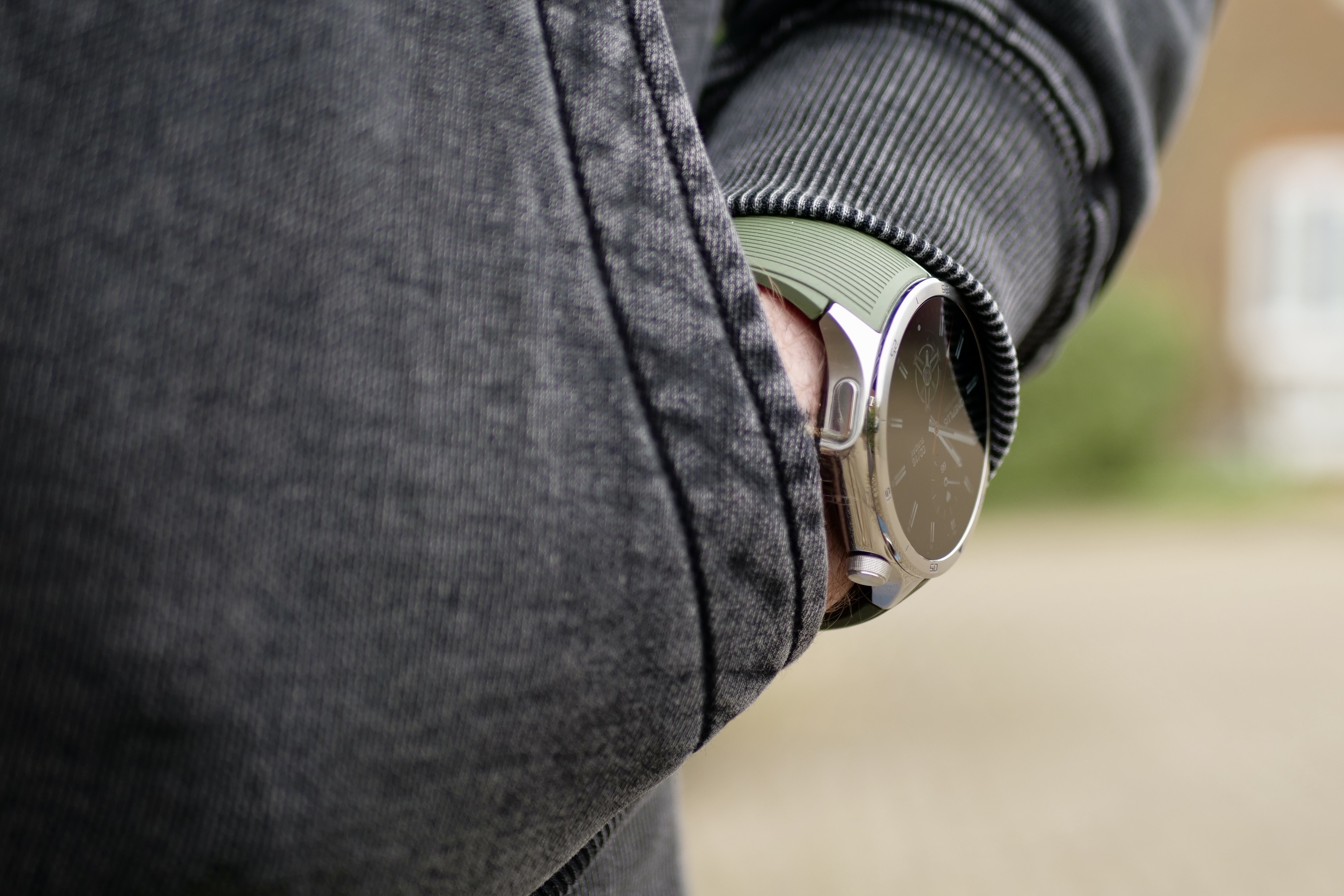 A person wearing the OnePlus Watch 3.