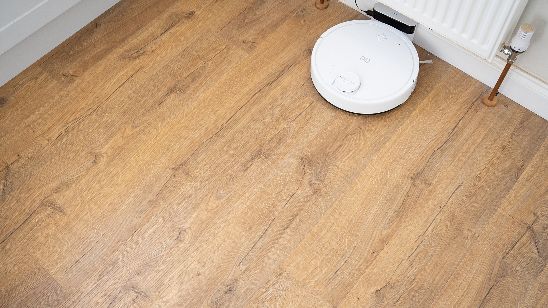 Results of suction test with crumbs on wooden floor