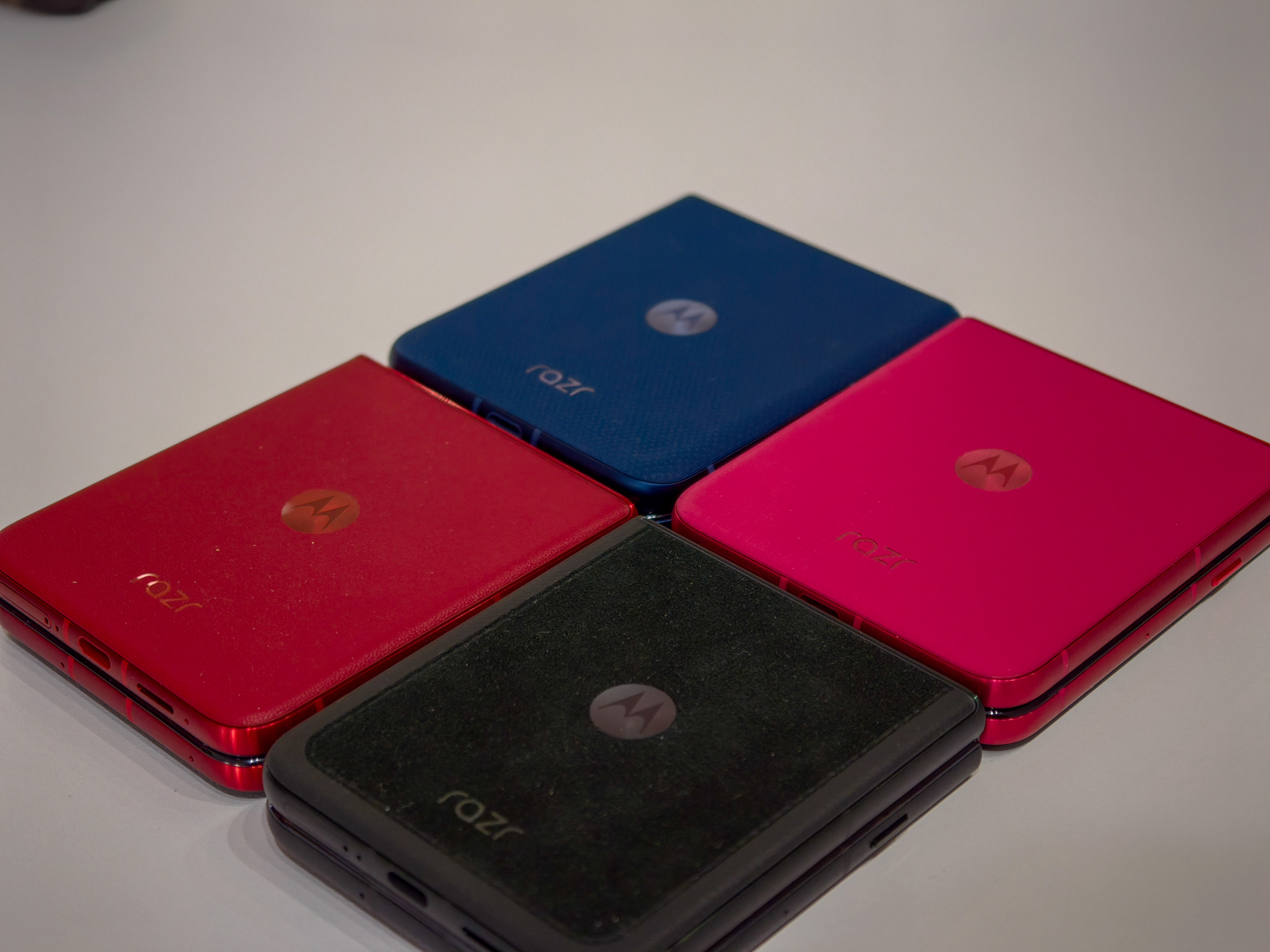 Moto Razr Ultra 2025 series colors and finishes