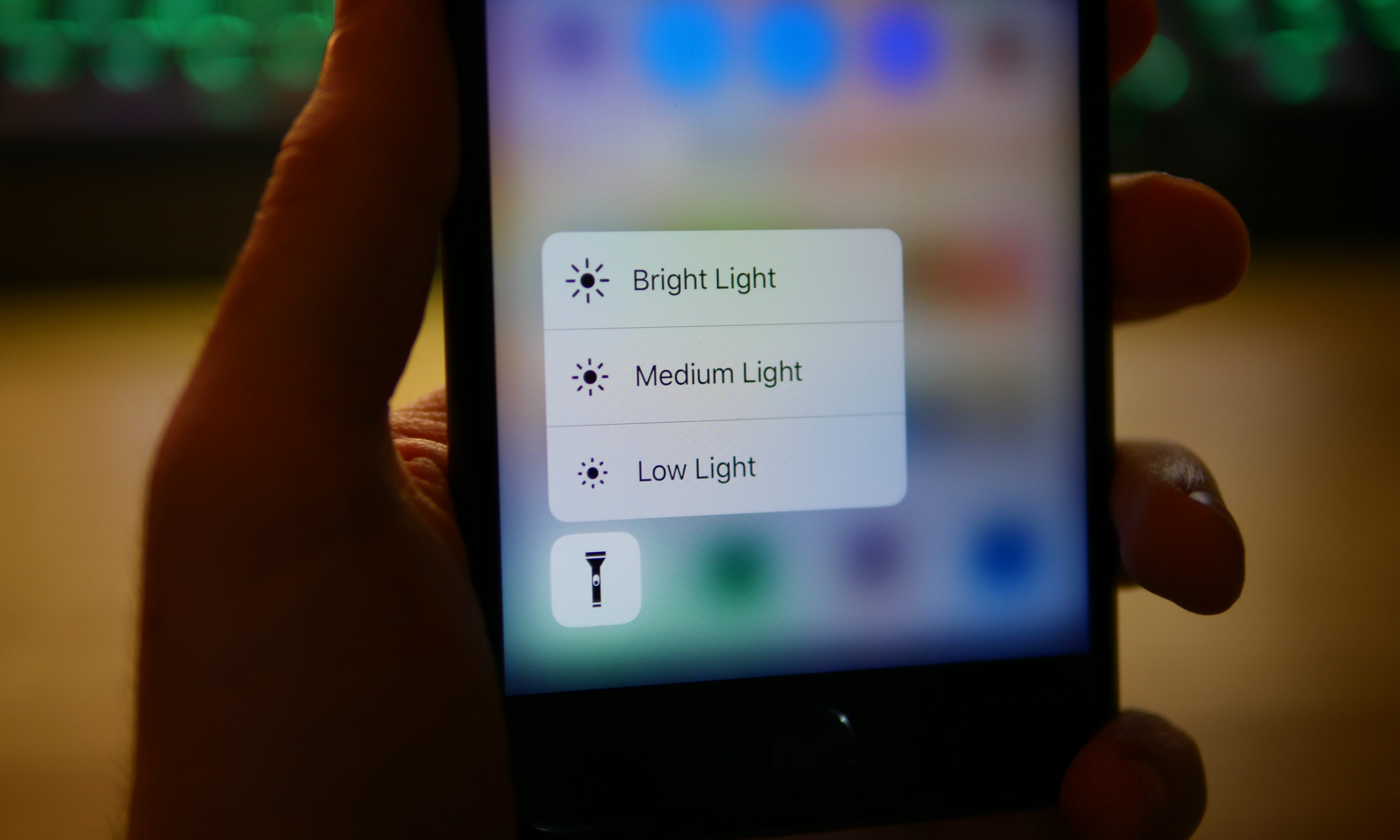 3D touch for flashlight controls.