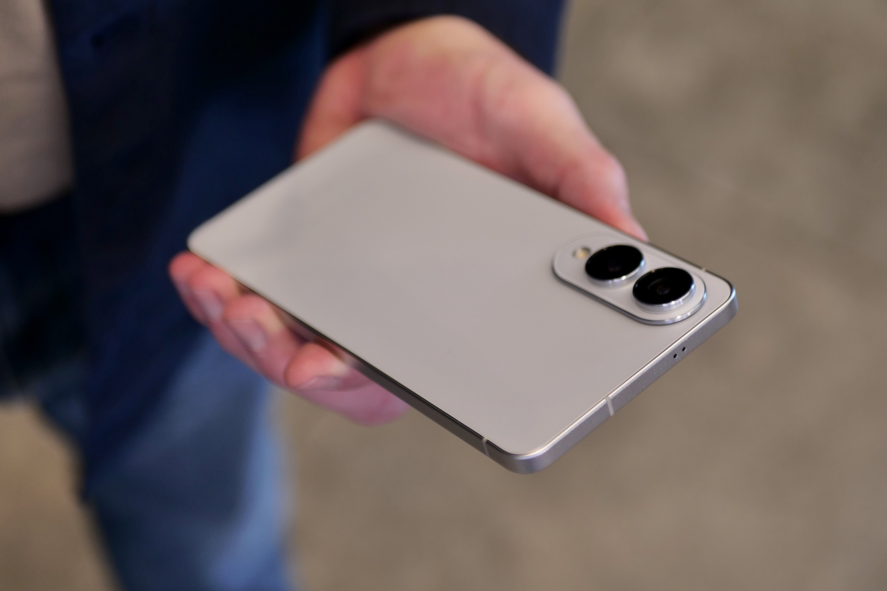 A person holding the Samsung Galaxy S25 Edge.