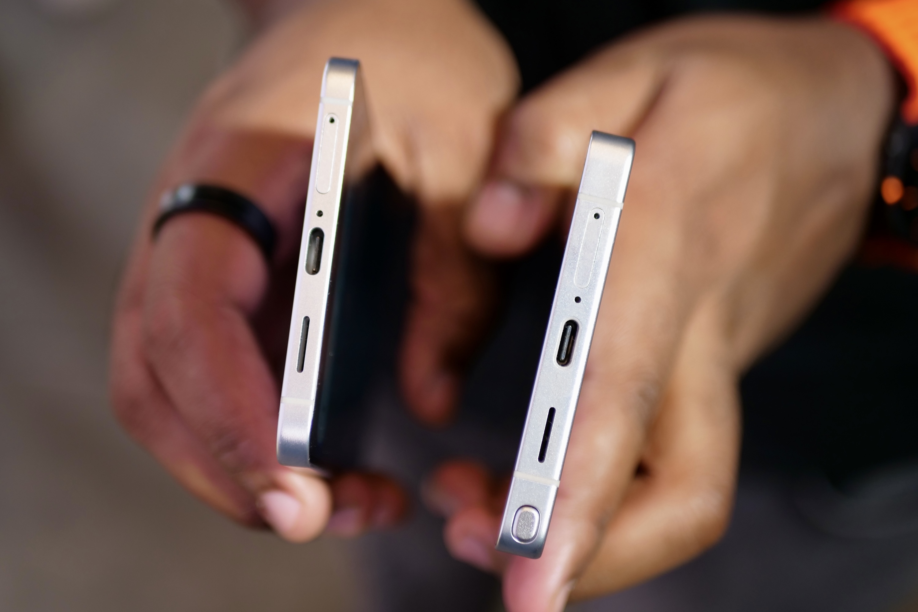 The Samsung Galaxy S25 Edge and Samsung Galaxy S25 Ultra.