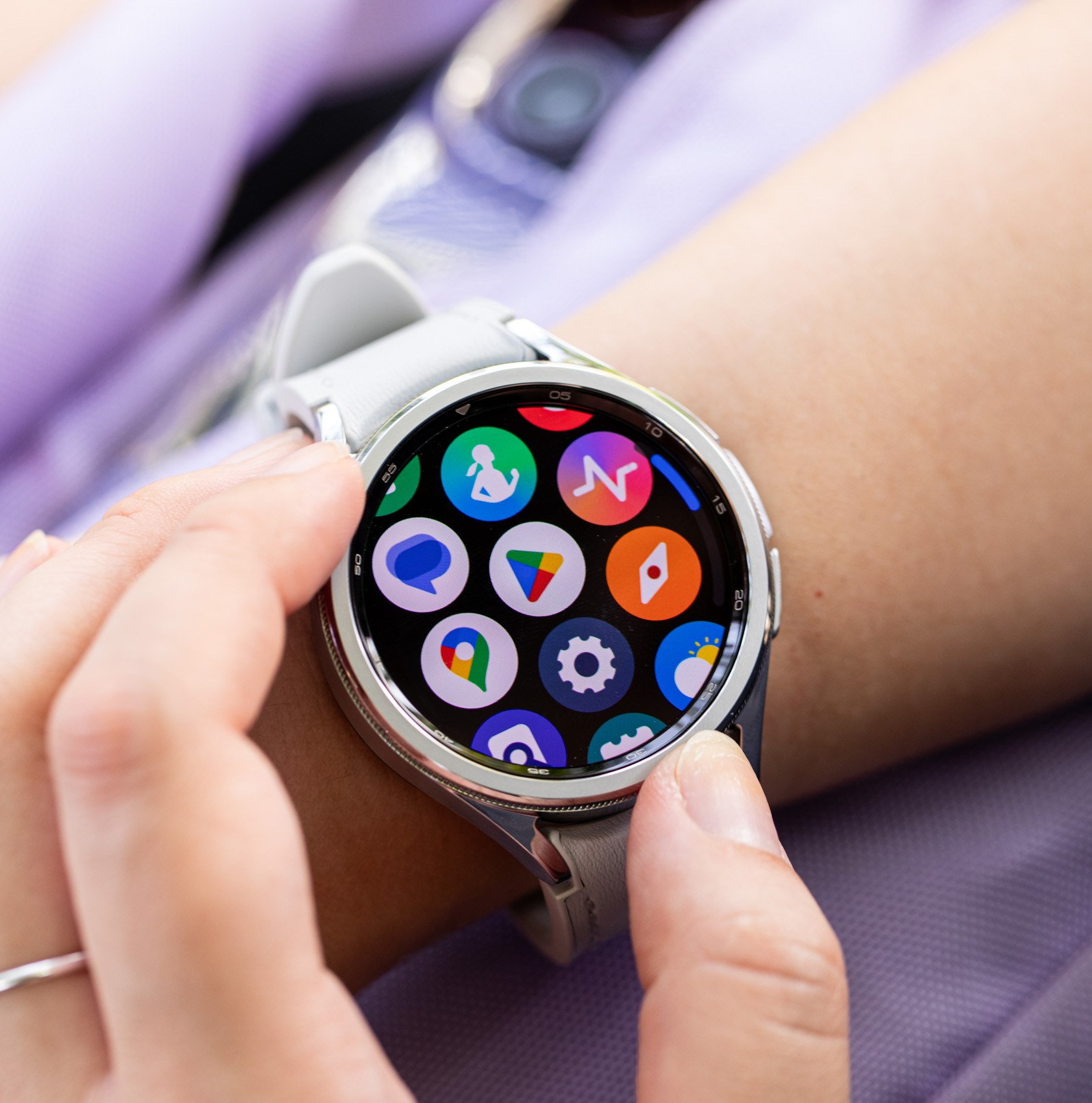 Wear OS 4 app menu on the Galaxy Watch 6 Classic