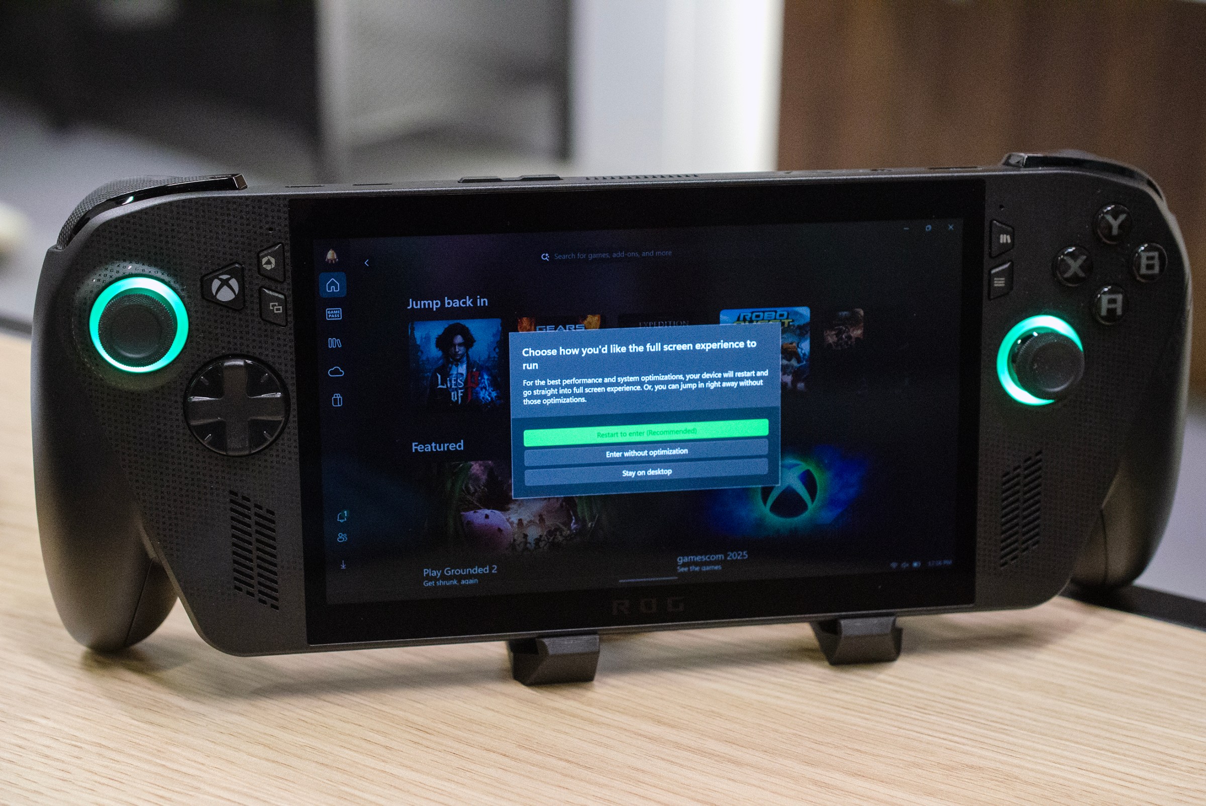 You can switch between the Xbox and Windows modes easily.
