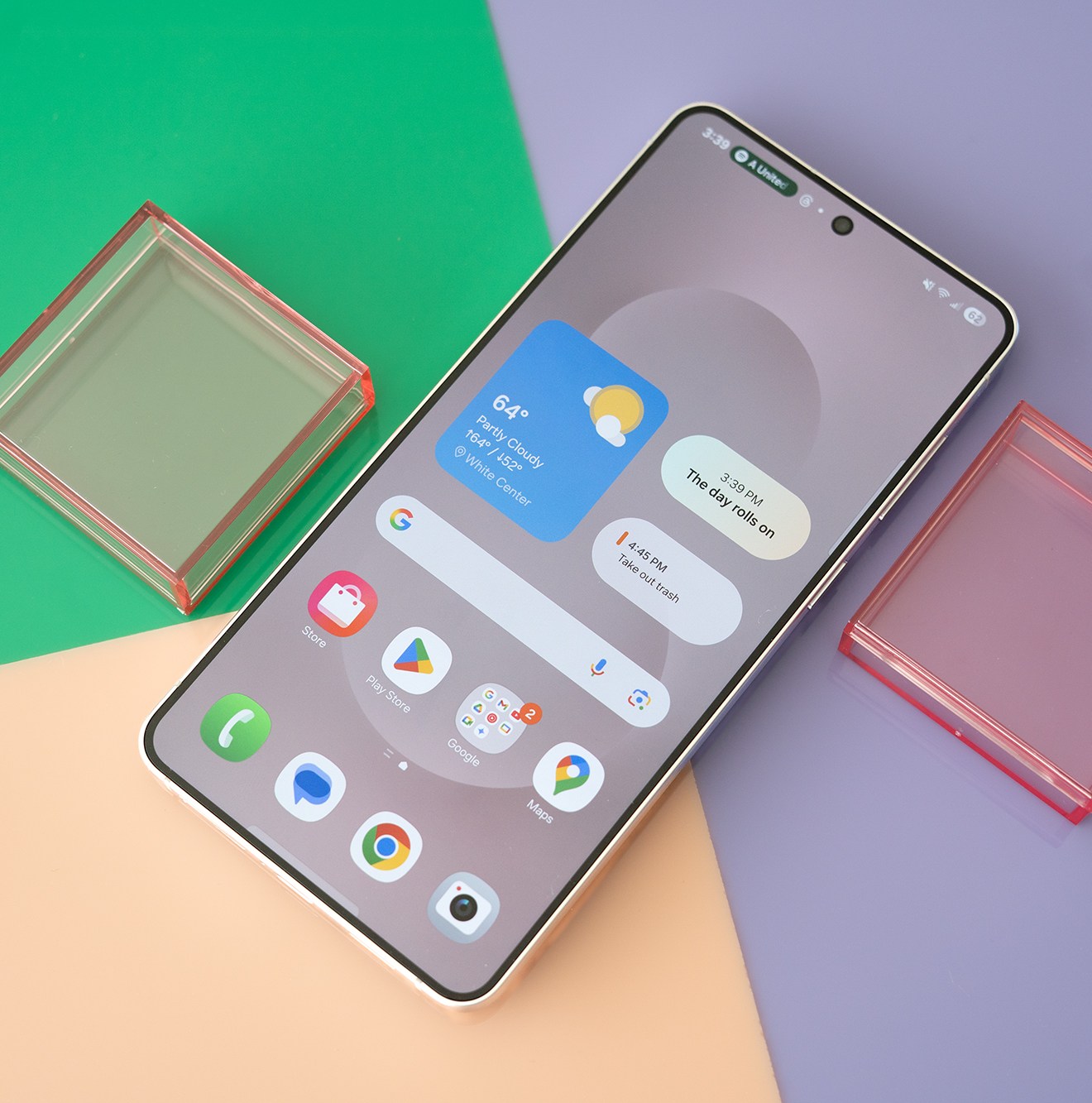 Samsung Galaxy S25 Edge on a colorful background