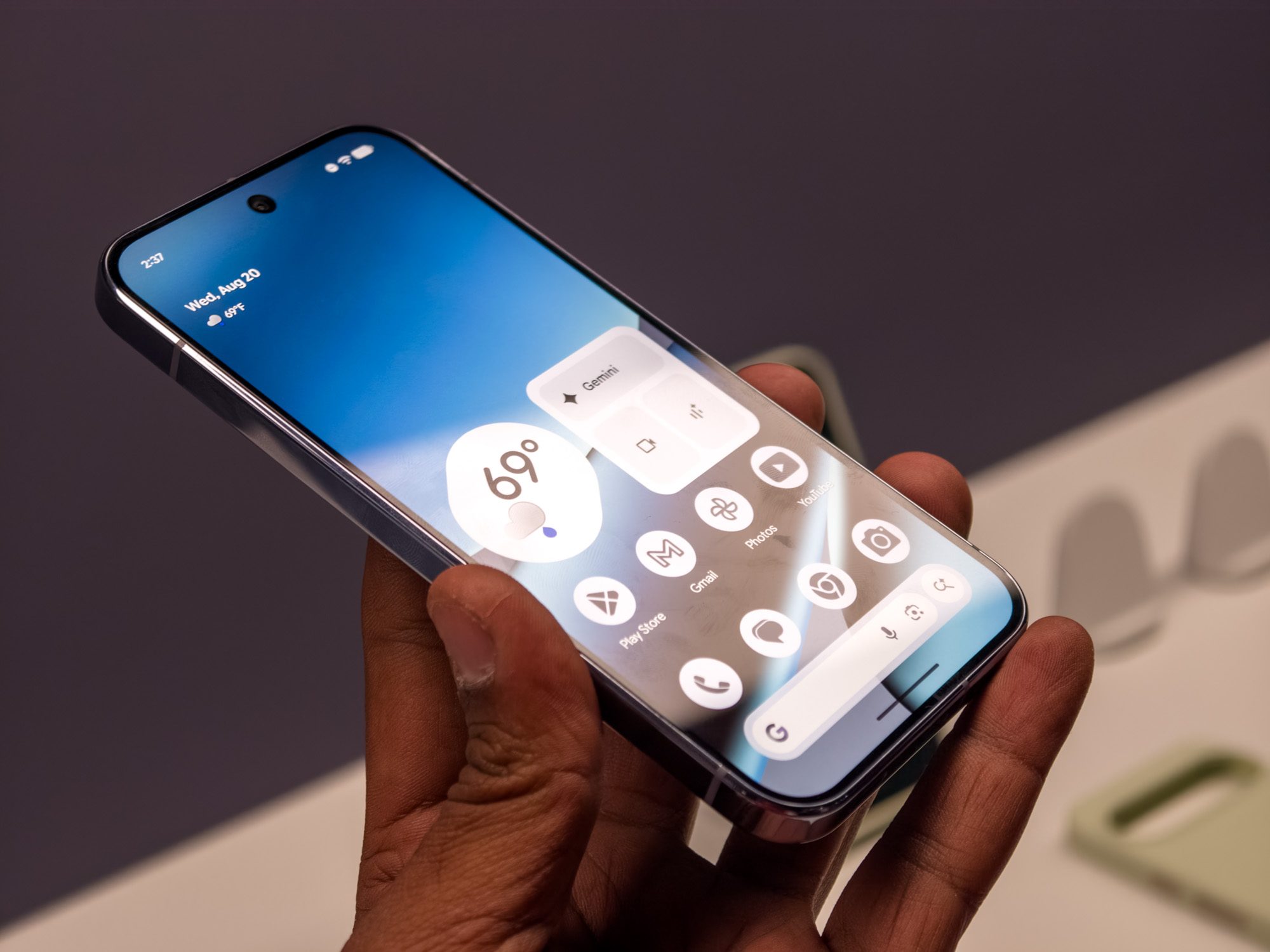 Google Pixel 10 Pro / 10 Pro XL Moonstone