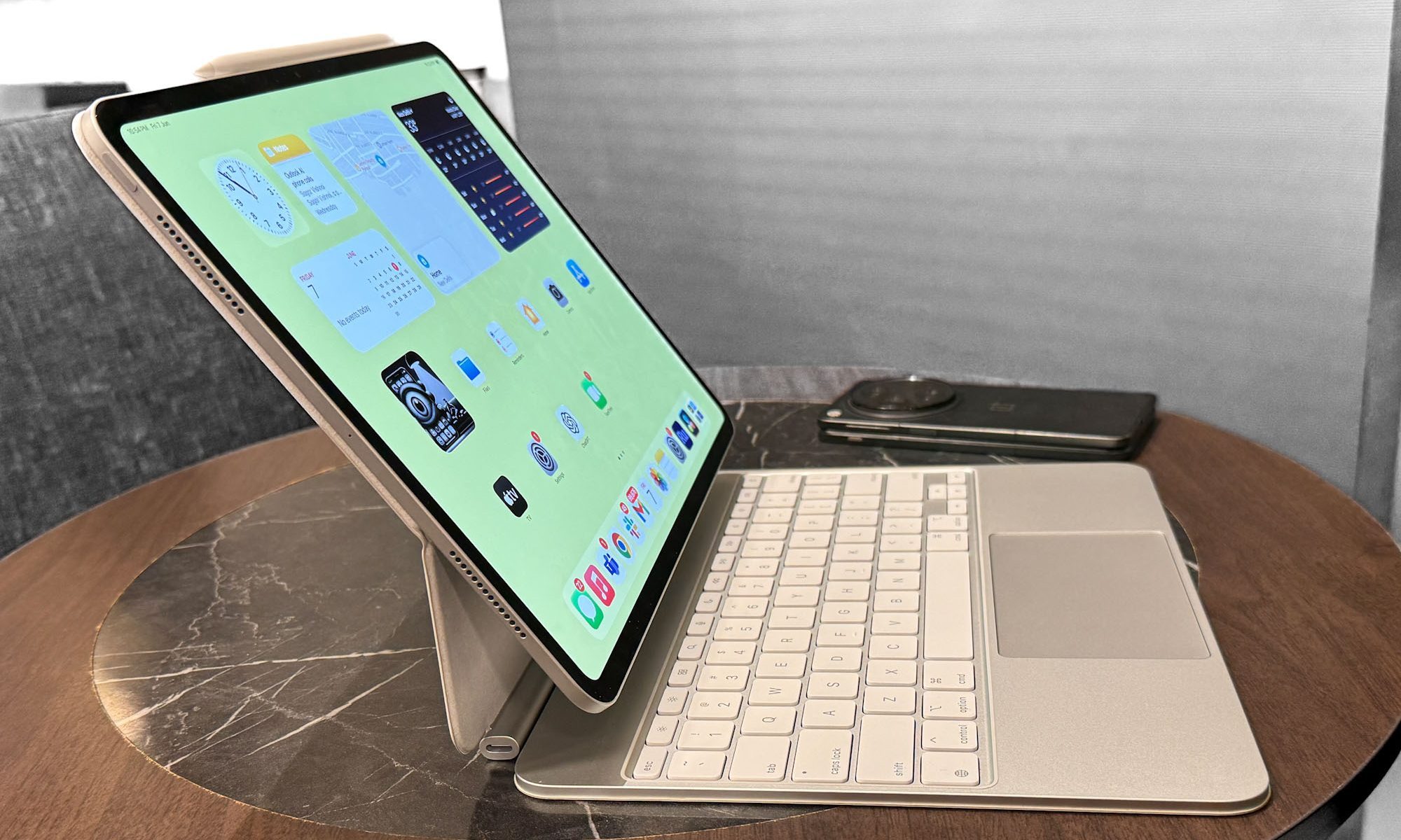 Magic Keyboard and iPad Pro.