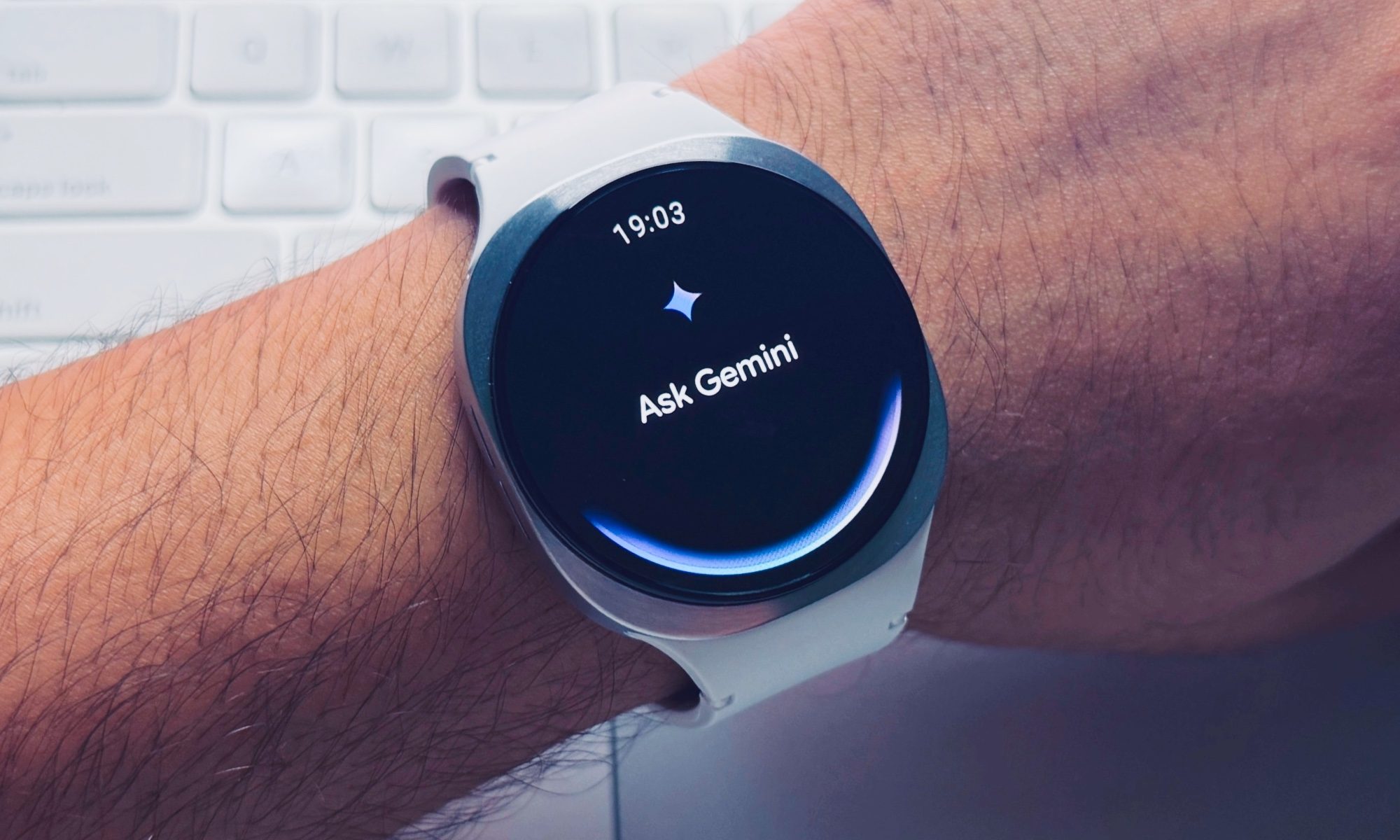 Gemini on Samsung Galaxy Watch 8.