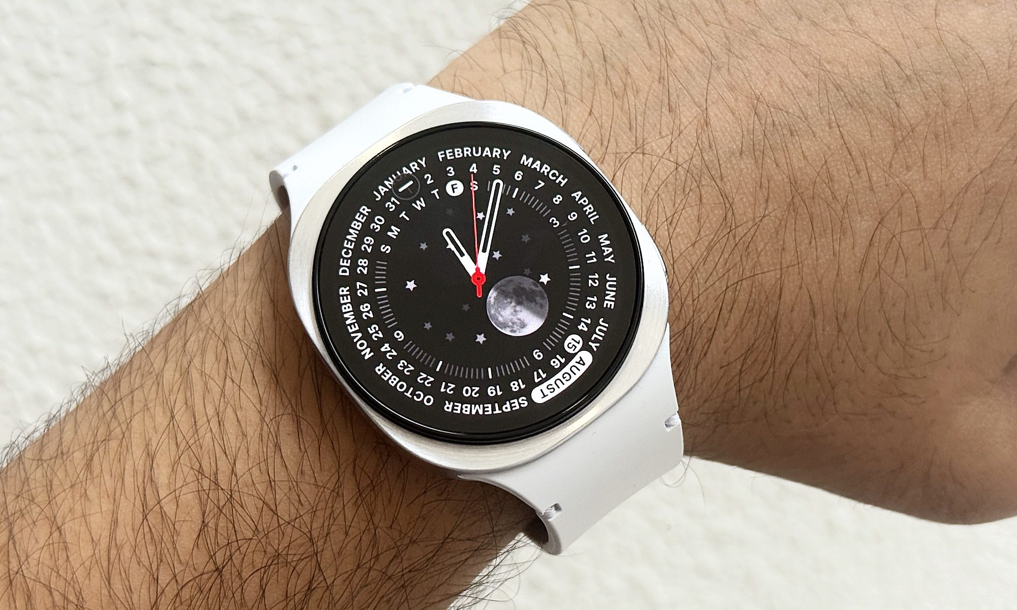 Samsung Galaxy Watch 8 on wrist.