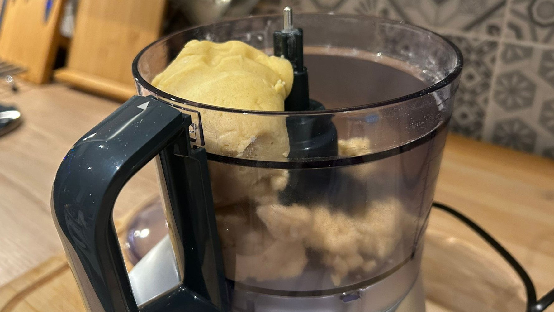 Making pastry using Cuisinart Flexprep 1.1L food processor