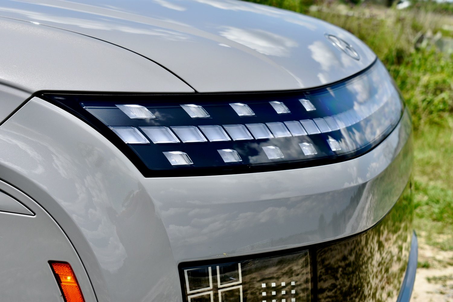 2026 Hyundai Ioniq 9 headlight.
