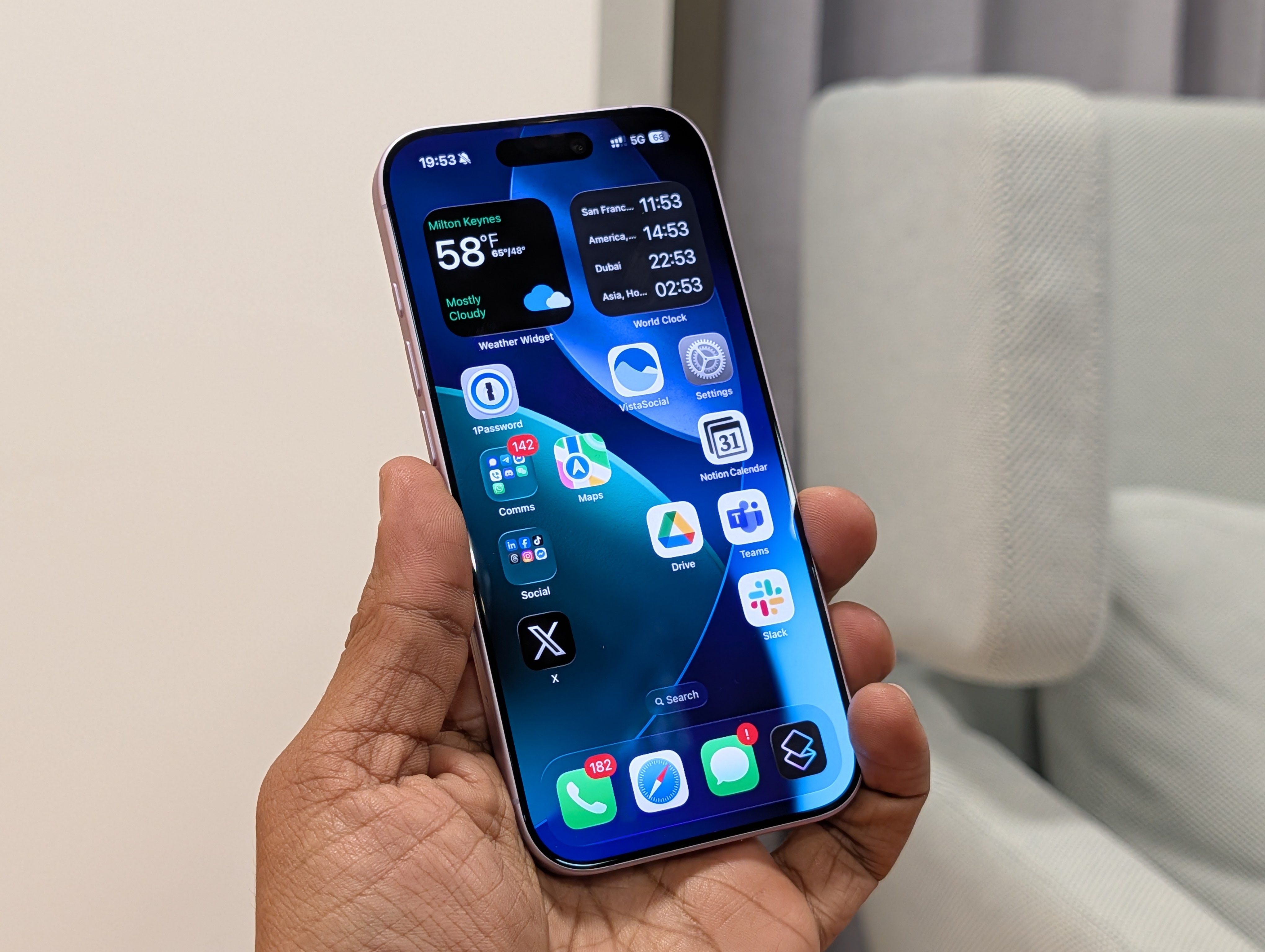 Apple iPhone 17 in Lavender Purple