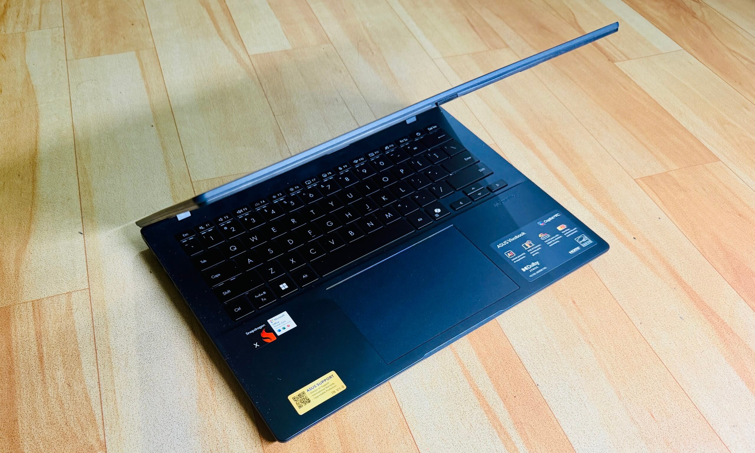 Top lid view of Asus Vivobook 14.