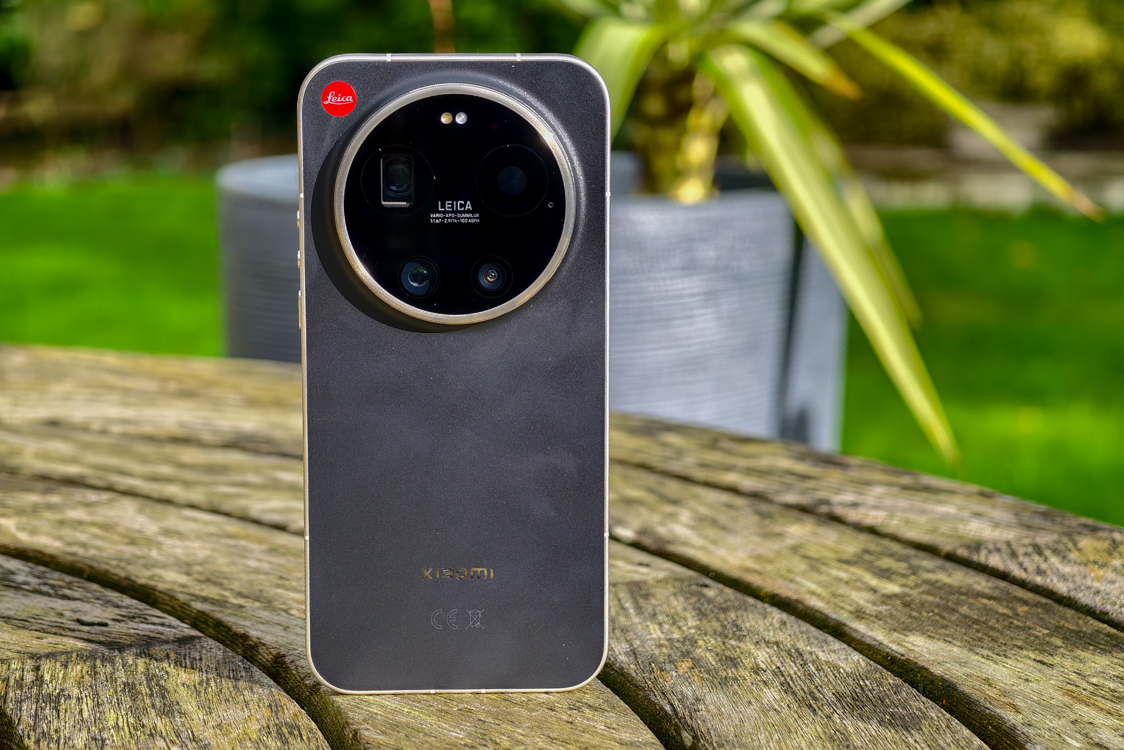 Photo of Xiaomi 17 Ultra Leitzphone outdoors