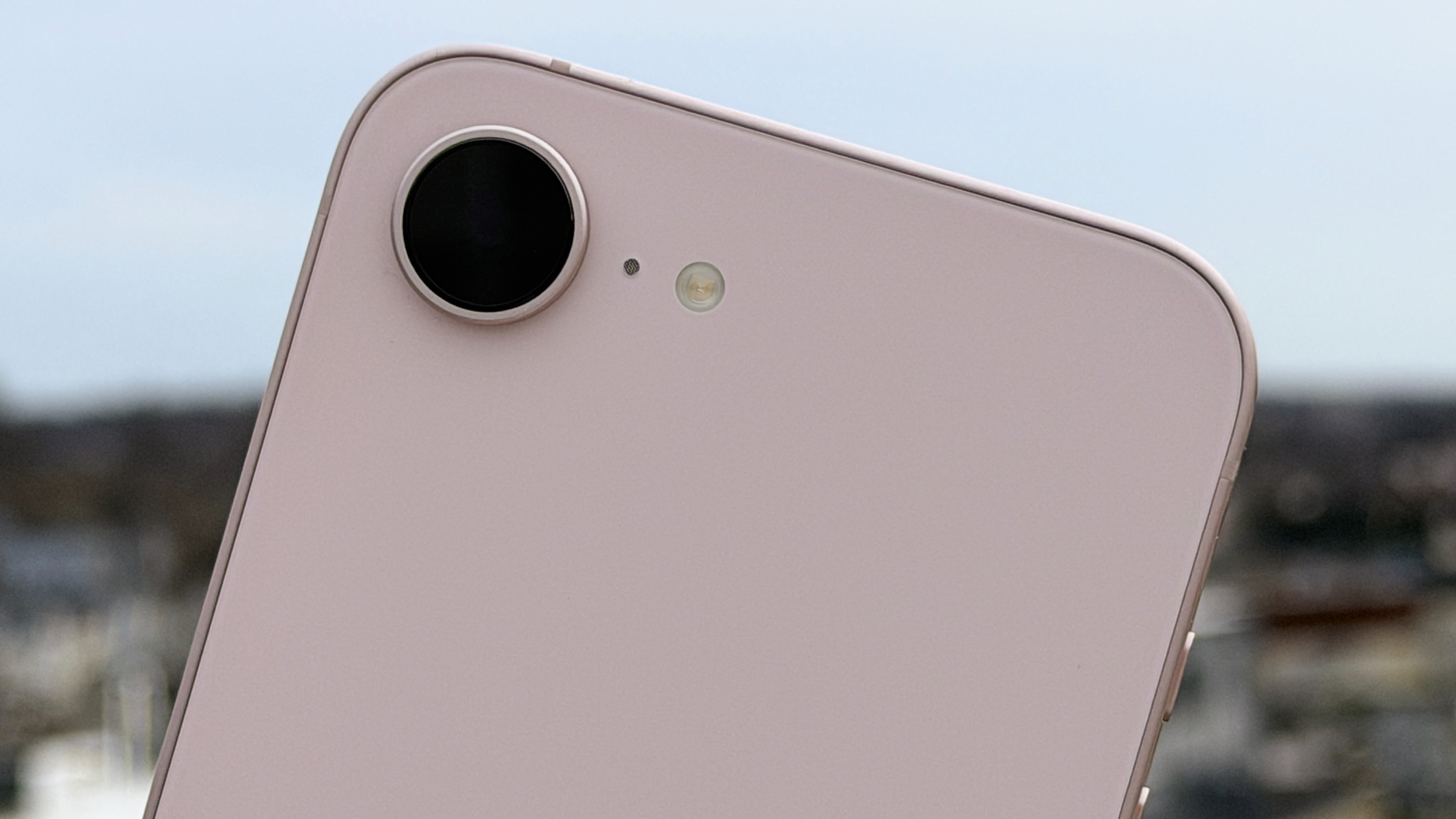 Apple iPhone 17e Review