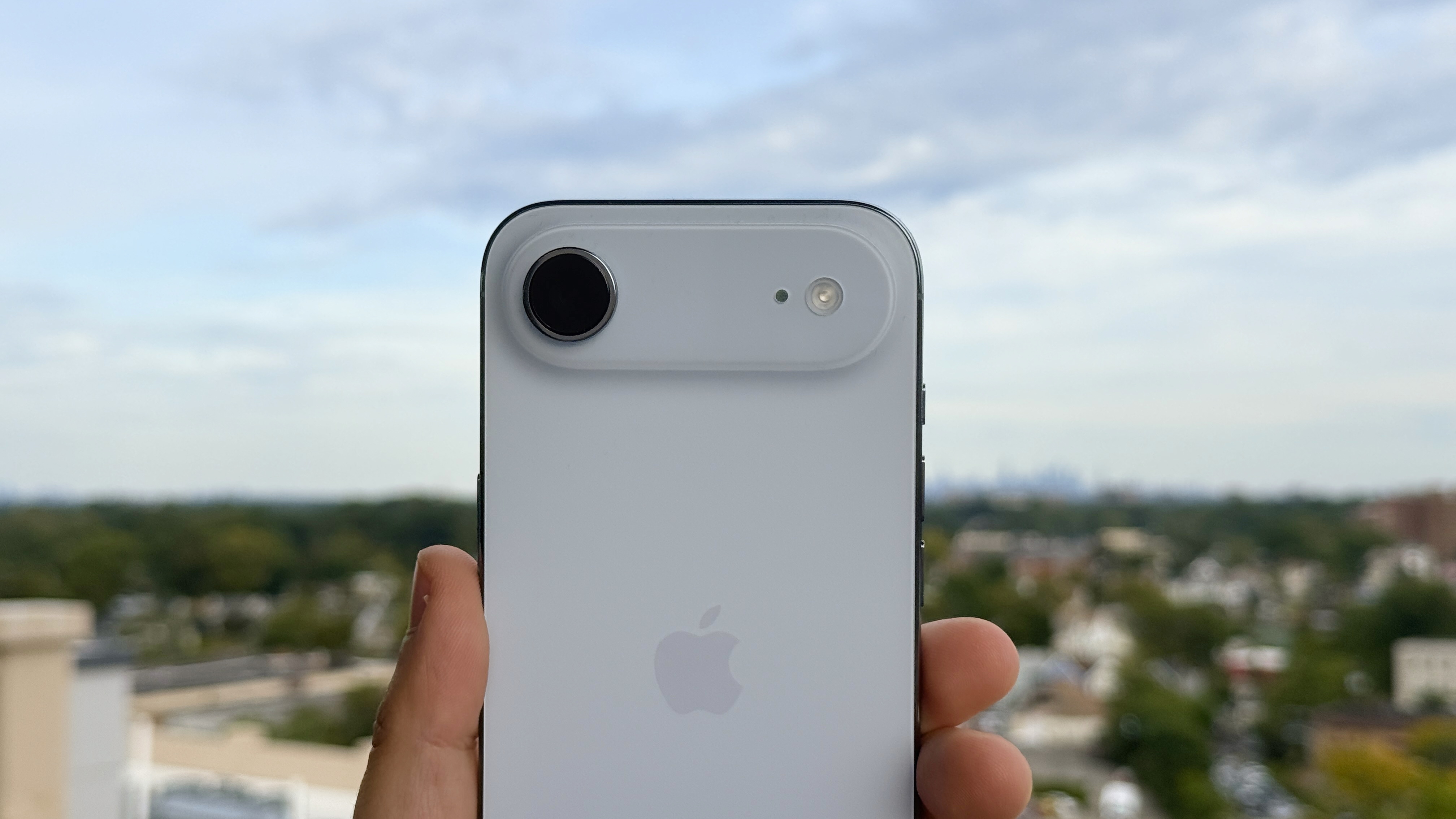 Apple iPhone Air Review