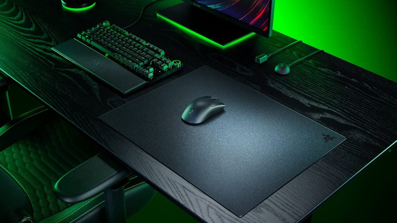 Razer Atlas Pro on desk