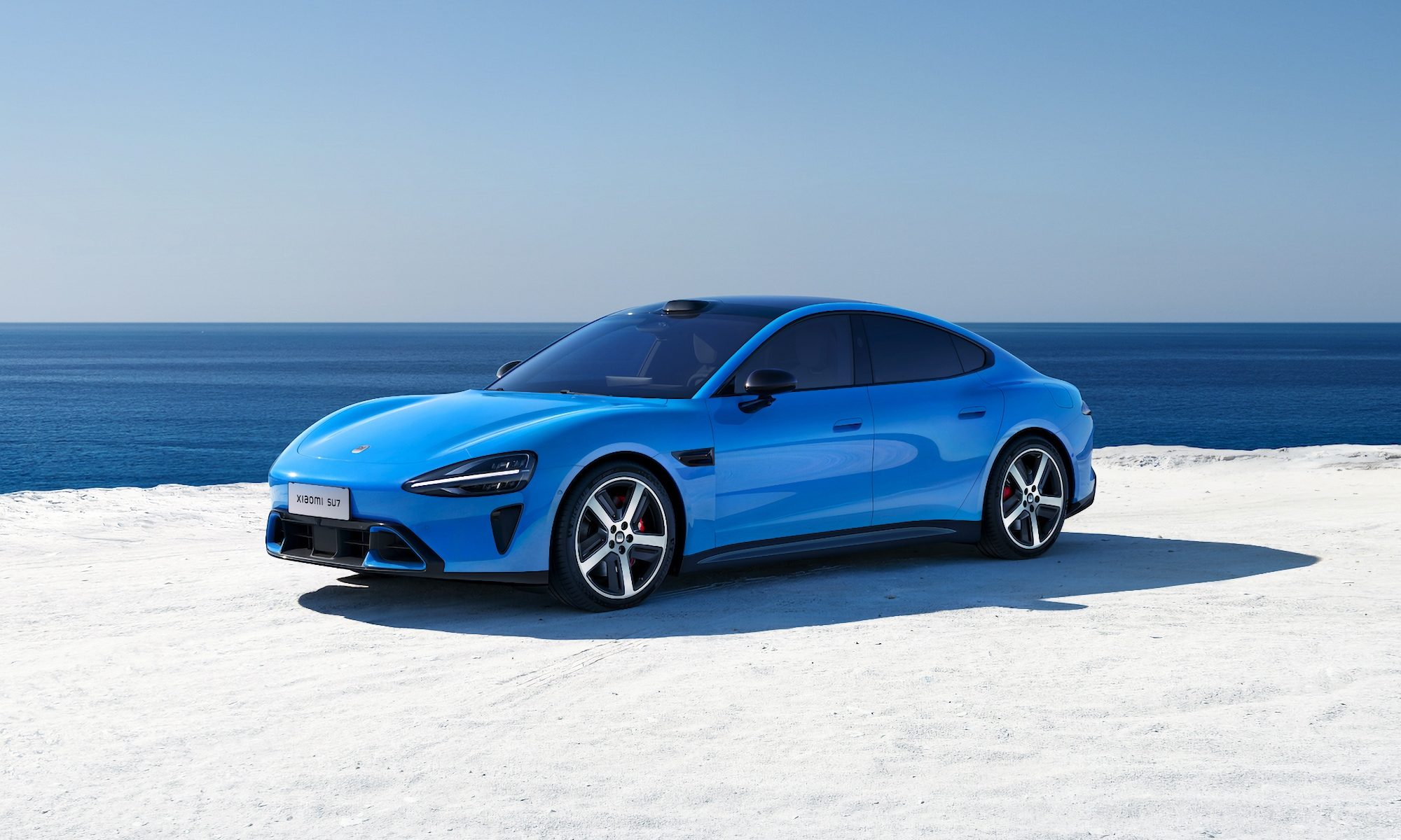 Xiaomi SU7 EV in blue