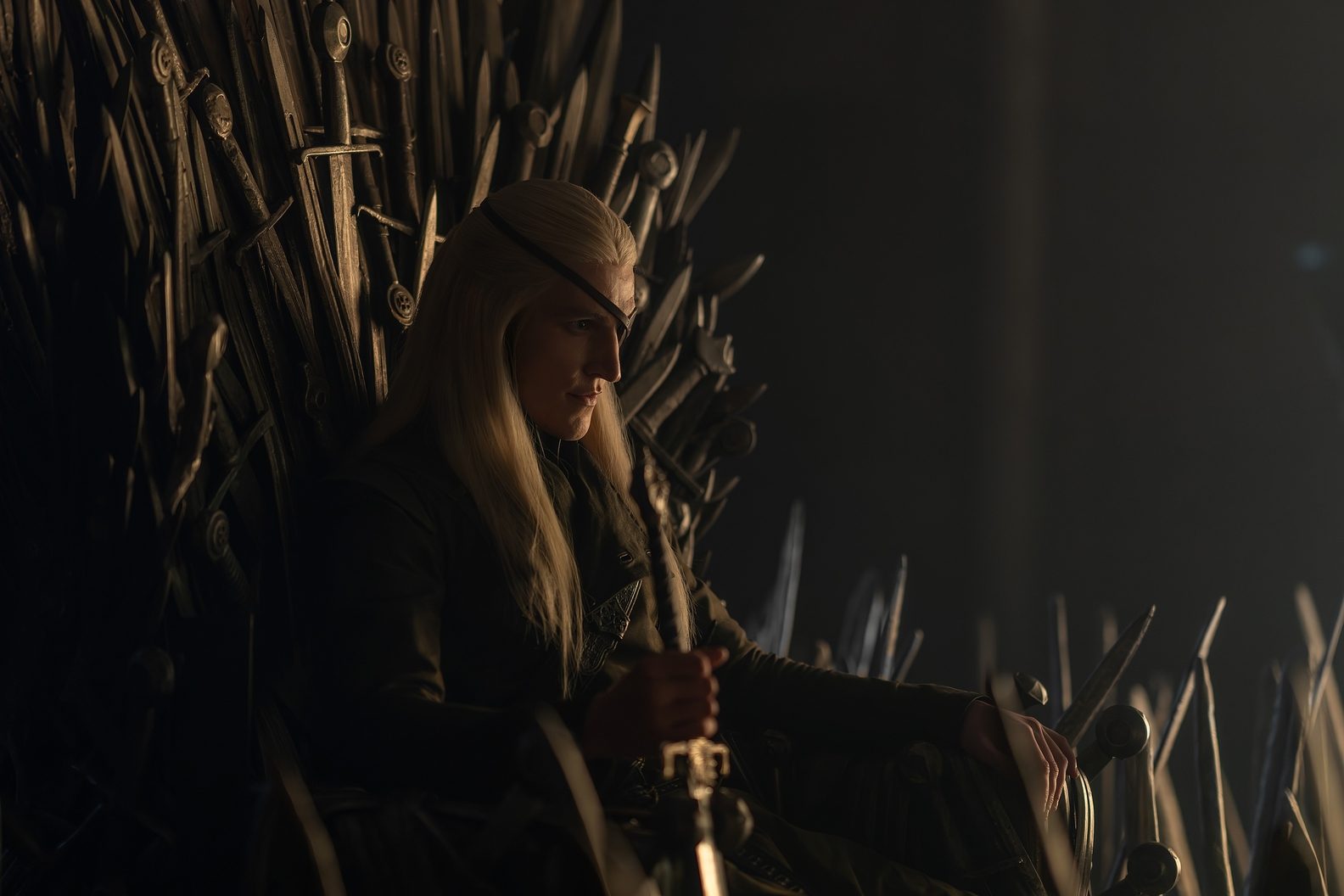 ewan-mitchell-aemond-house-of-the-dragon-season-3