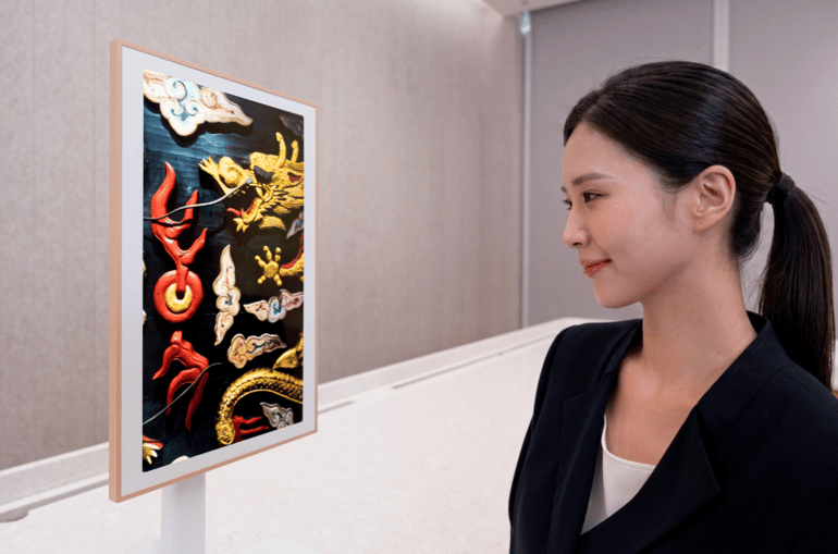 Samsung Display’s 18-inch, 500-nit EL-QD display. 