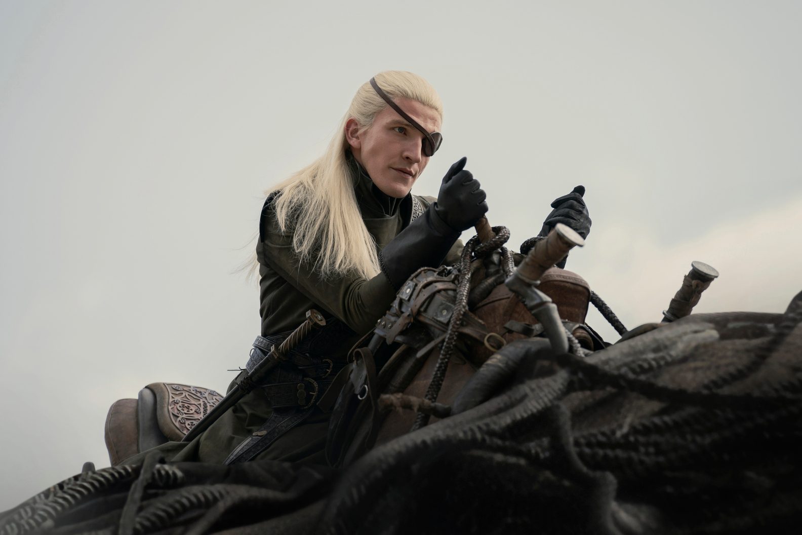 Aemond-rides-Vhagar-in-House-of-the-Dragon-season-3