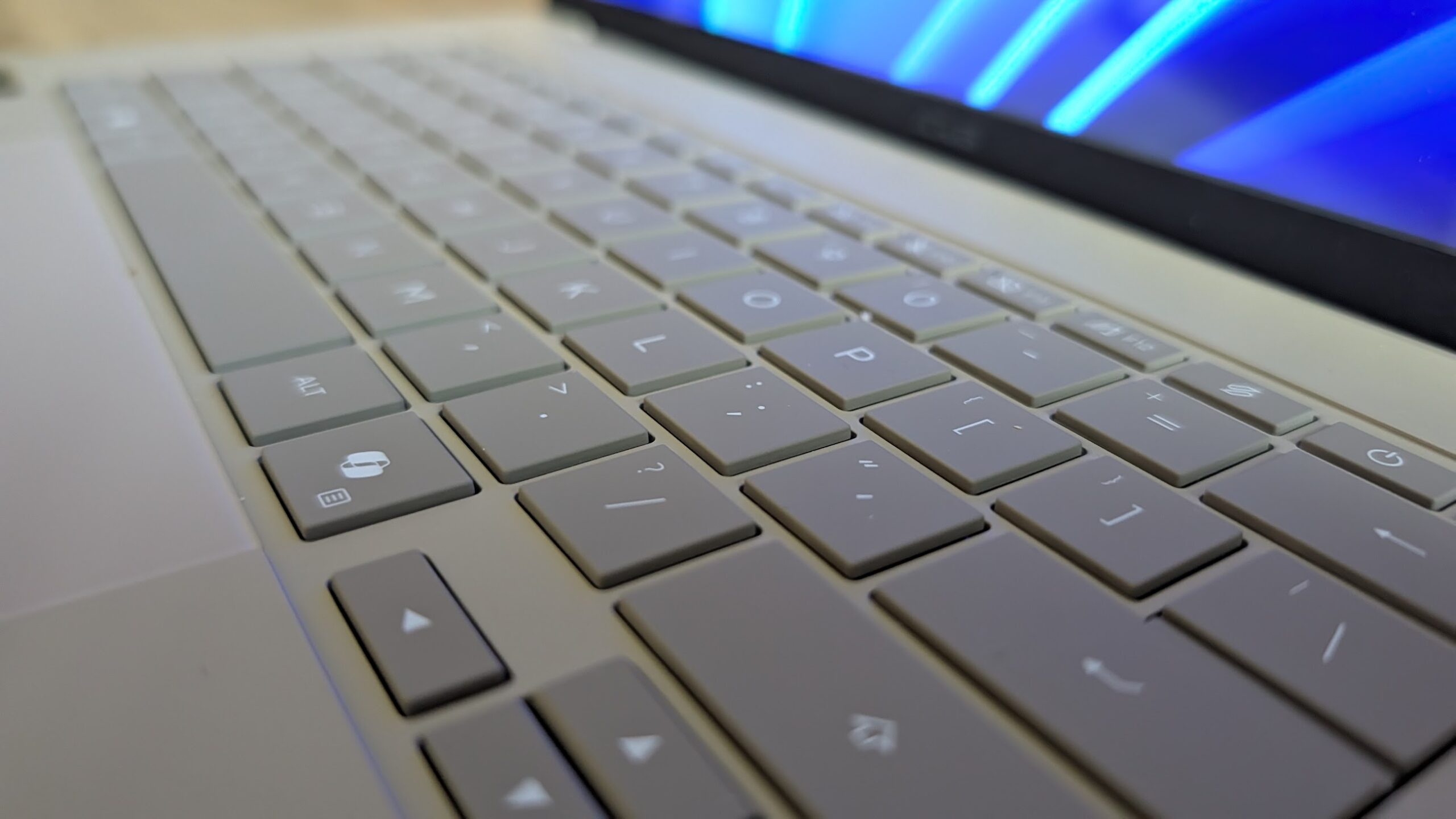 Asus Zenbook A16