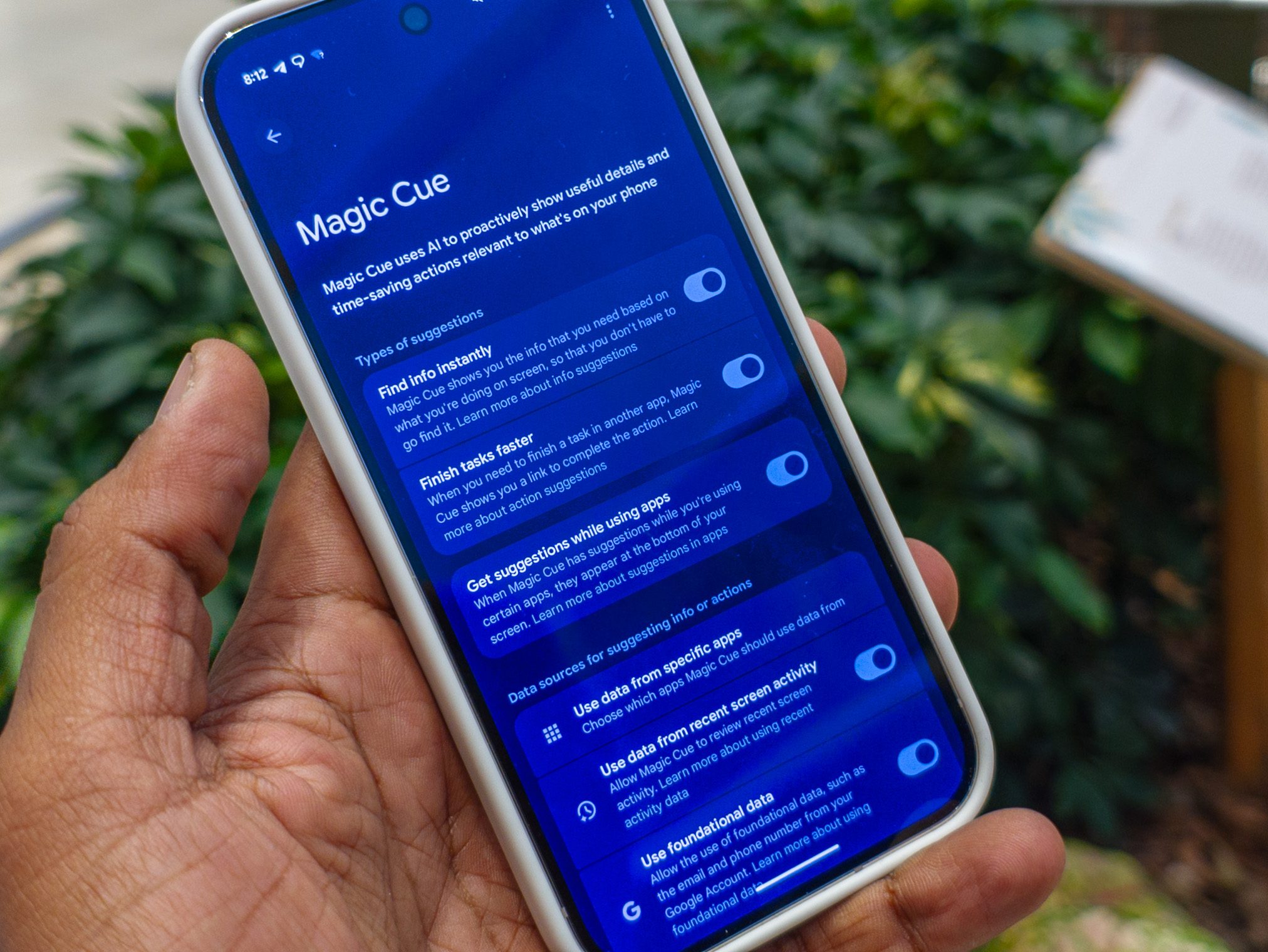 Magic Cue Settings splash screen on the Google Pixel 10 Pro in Obsidian