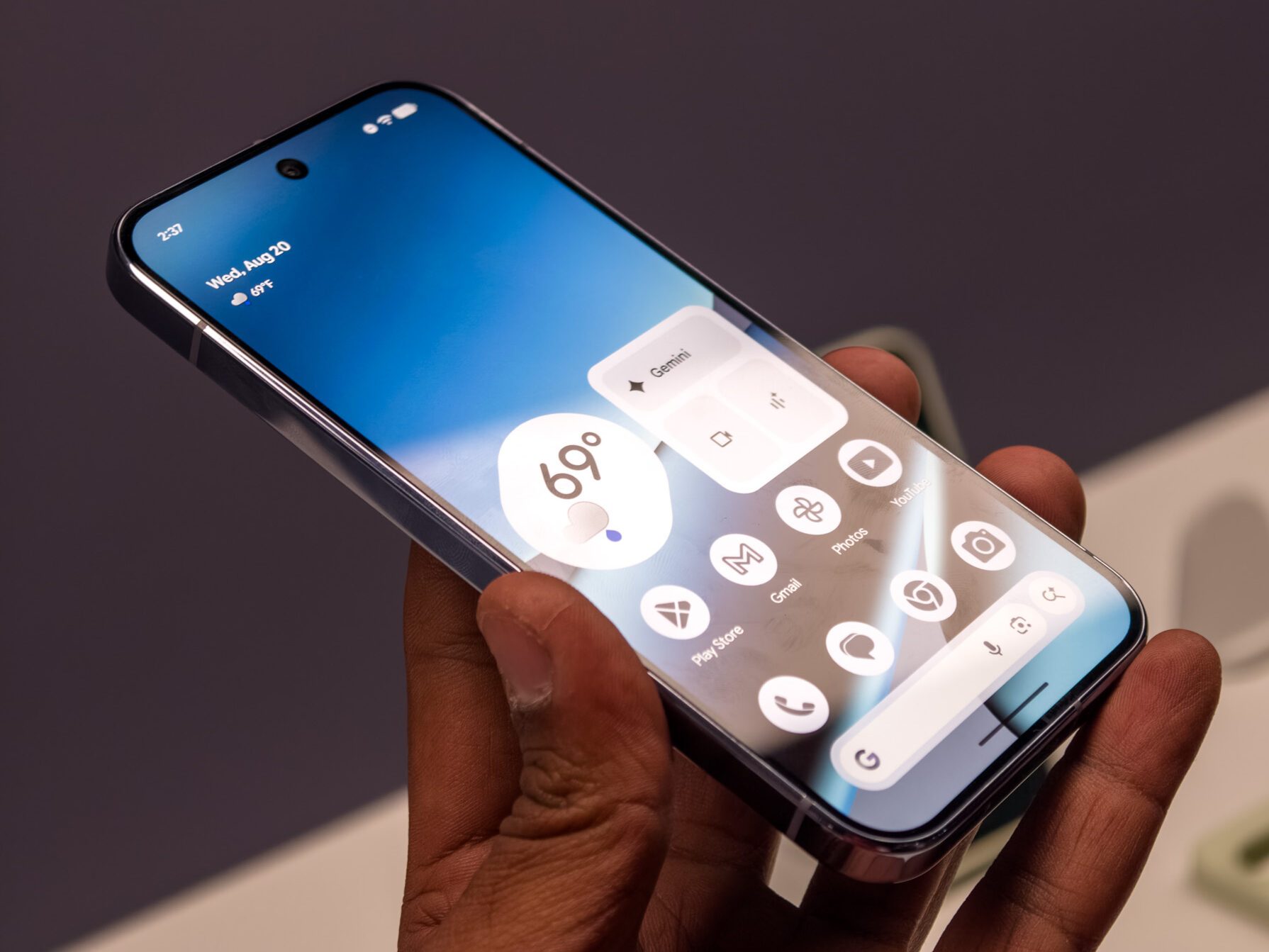 Google Pixel 10 Pro / 10 Pro XL Moonstone