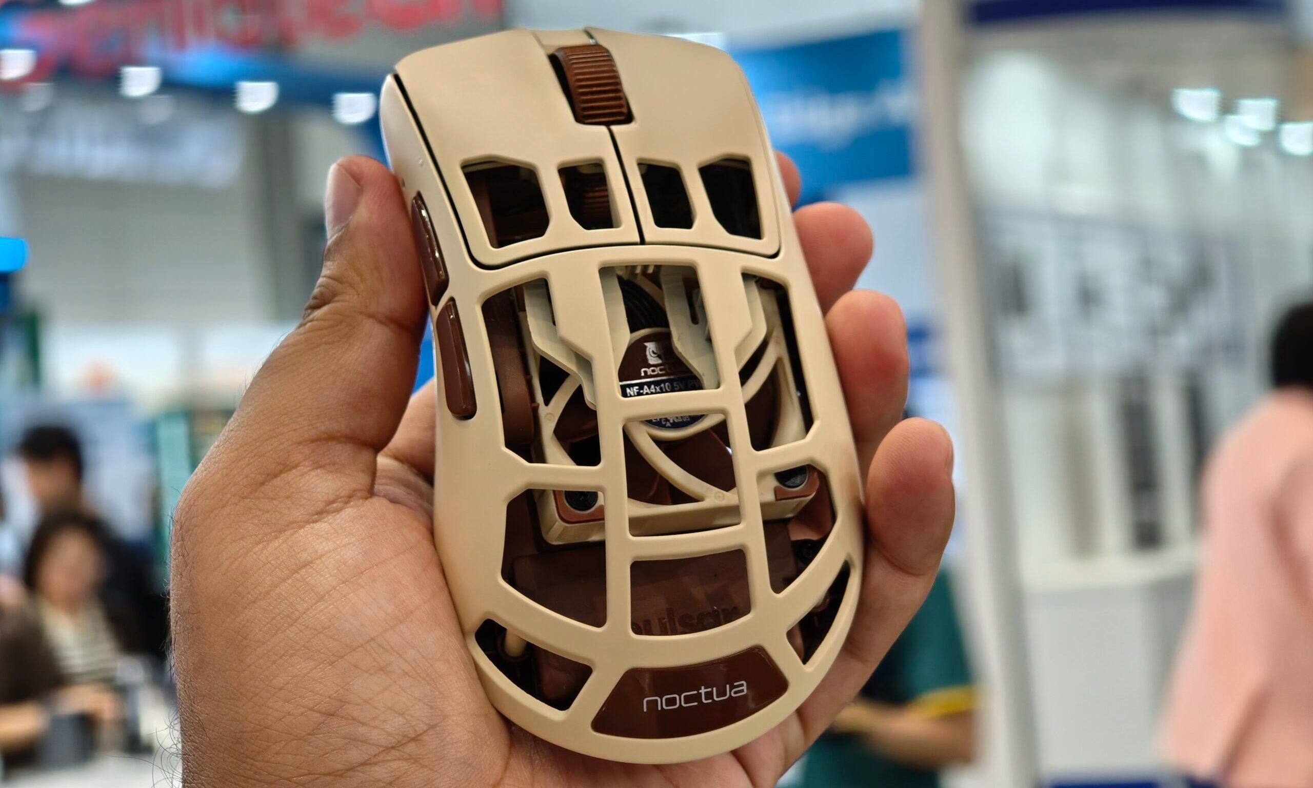 Pulsar Feinmann F01 Noctua Edition mouse in hand