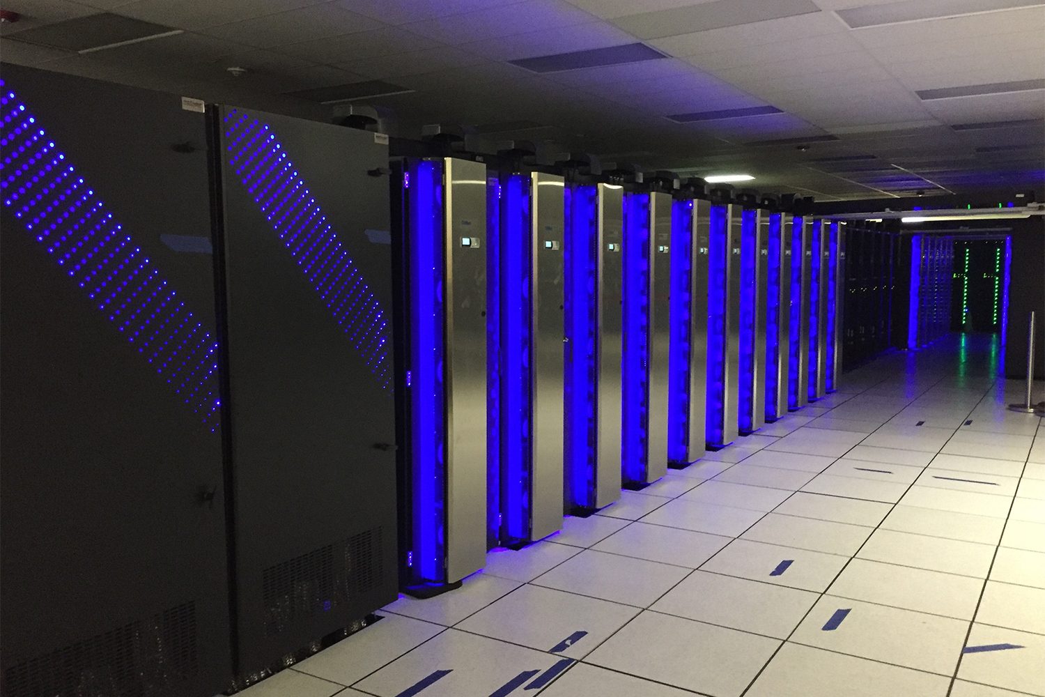 Supercomputer