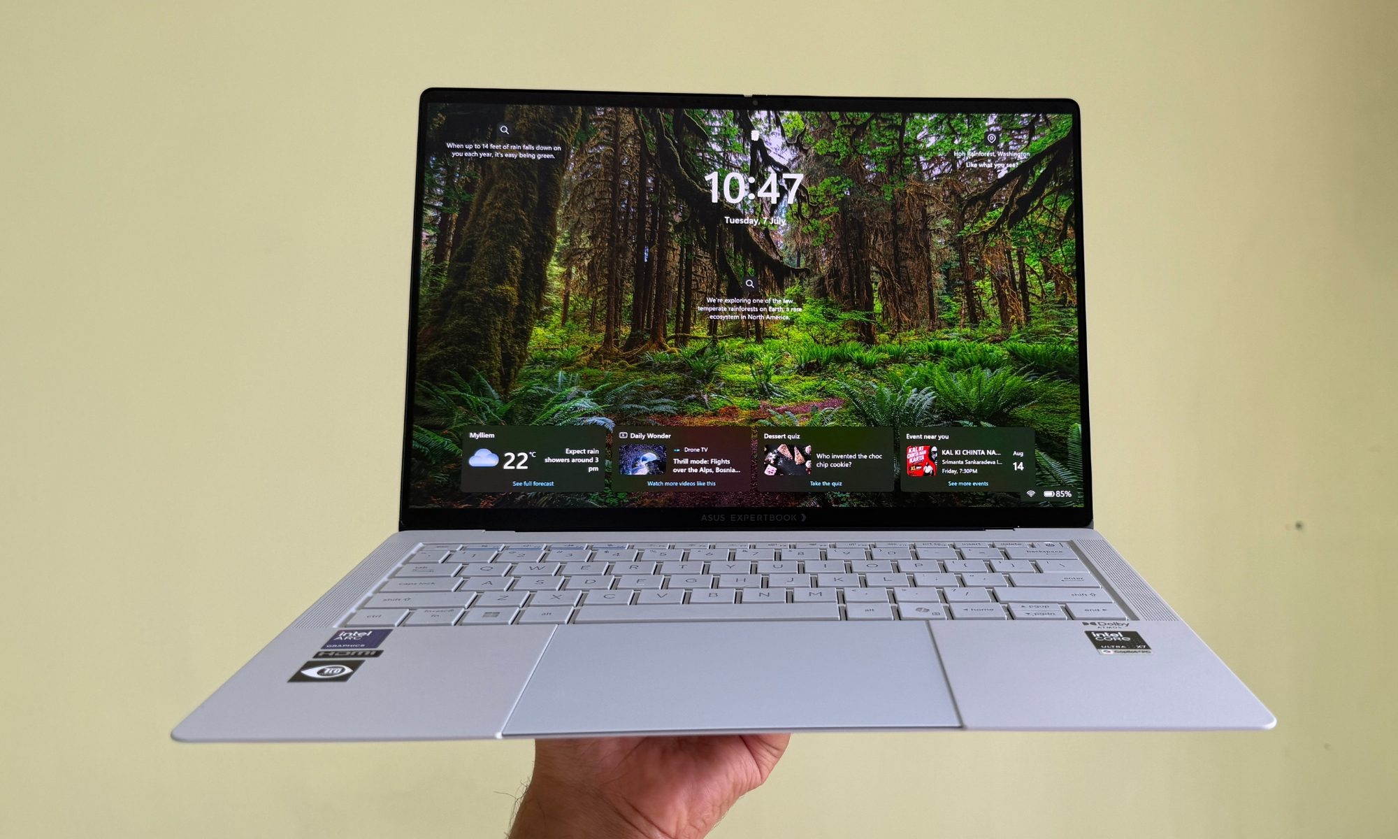 Asus ExpertBook Ultra laptop