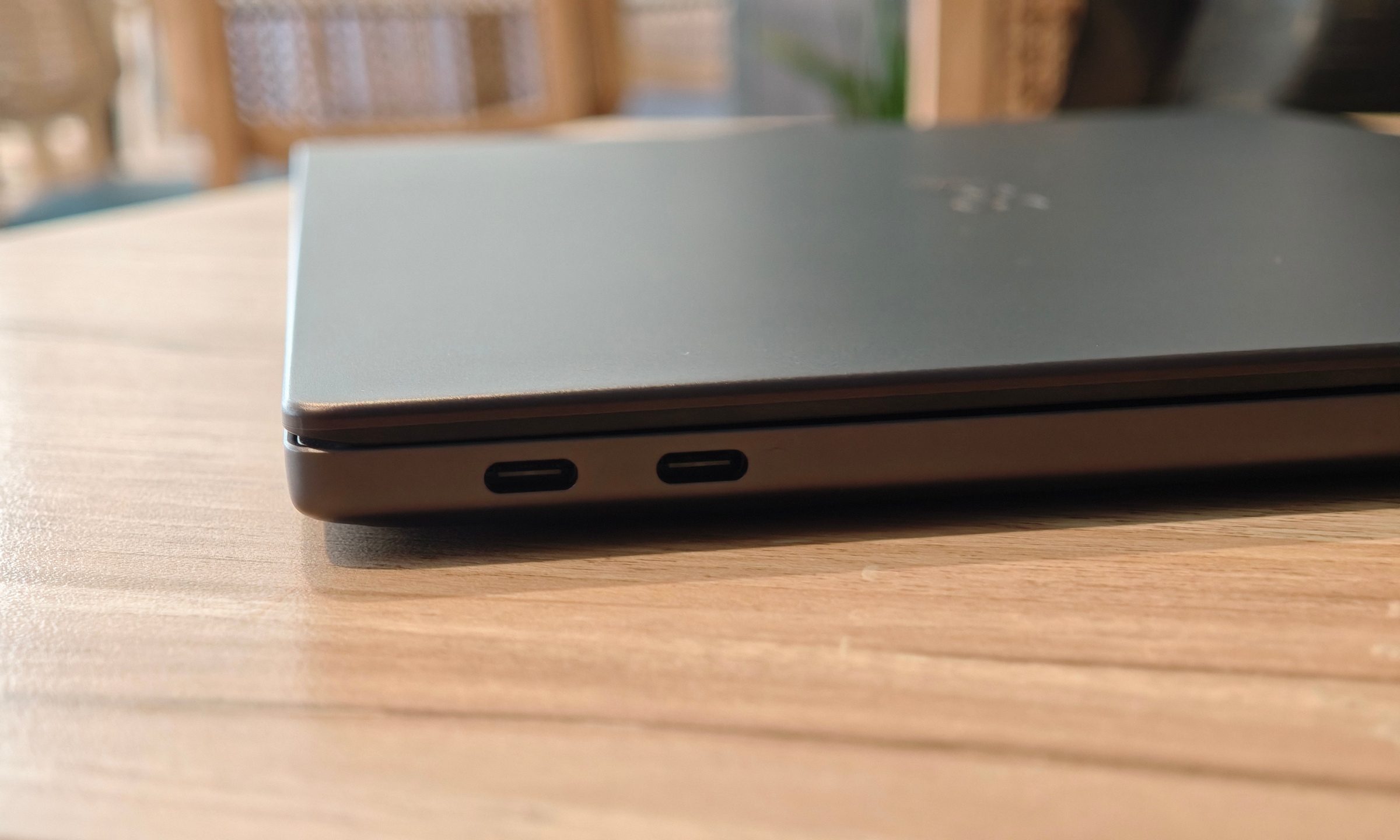 Dell XPS 14 Review: Ports Left Side