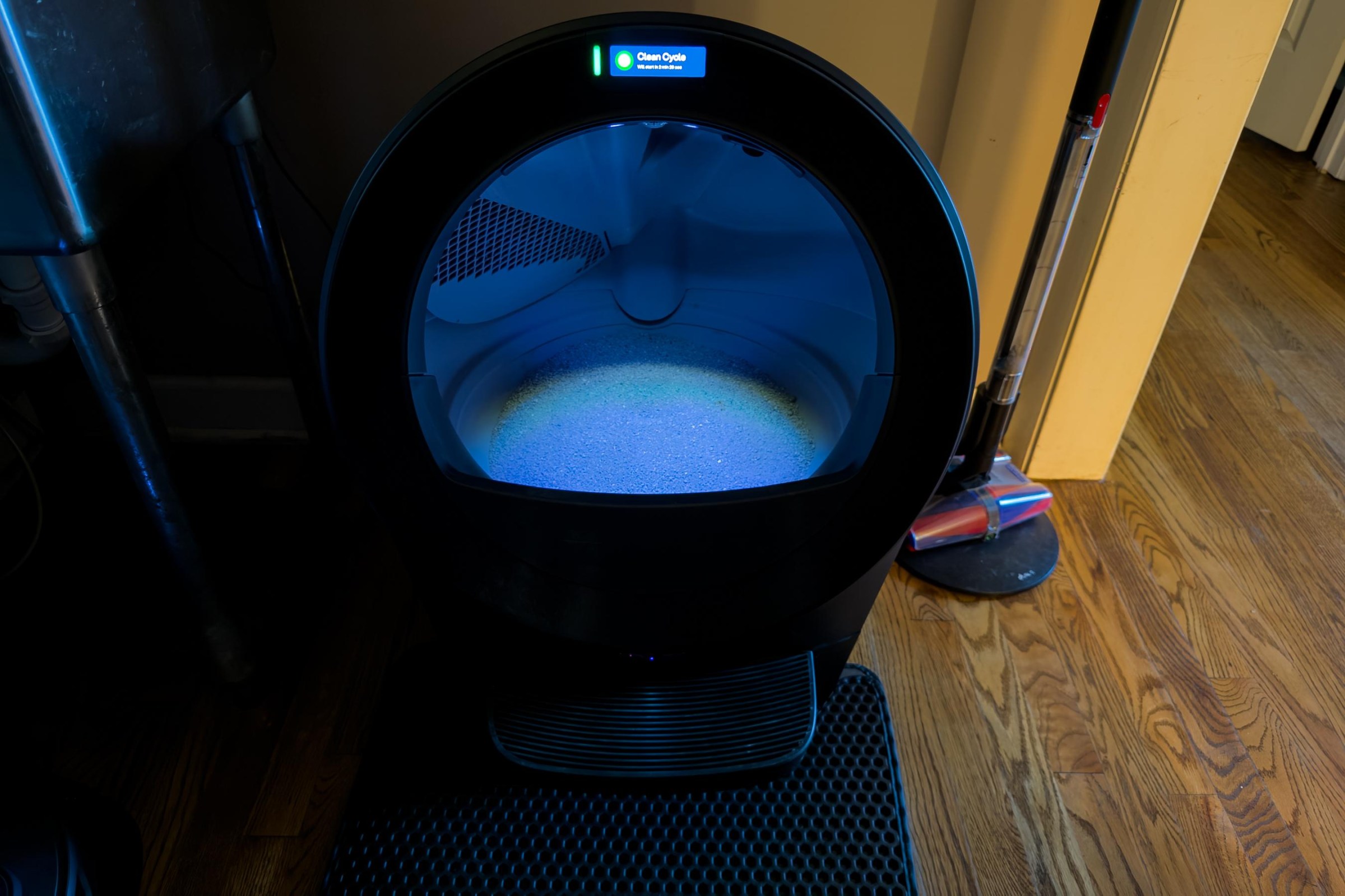 The 5 Pro has a very spacious globe and a night light.