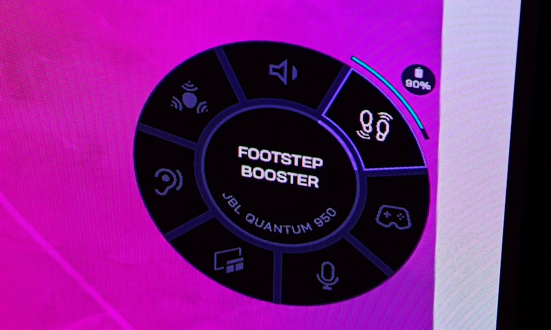 AI Footstep Booster on the JBL Quantum 950 Gaming Headphones