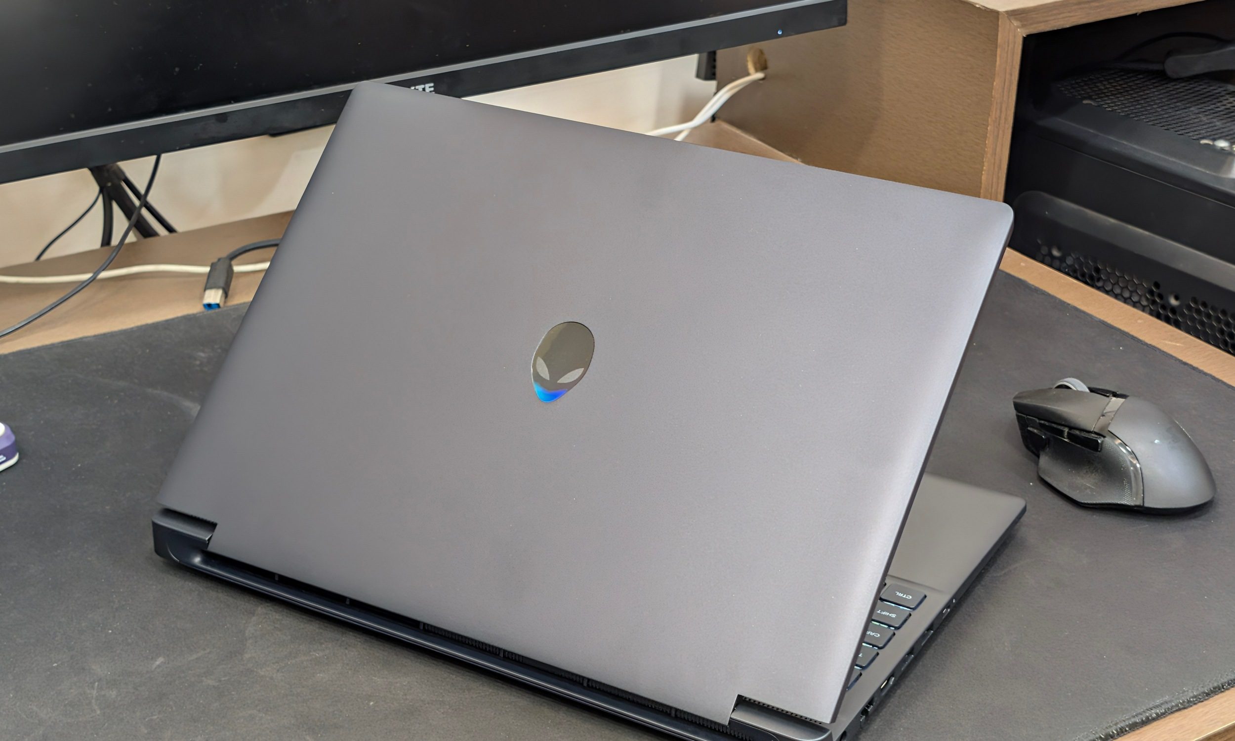Dell Alienware 15 Review Back