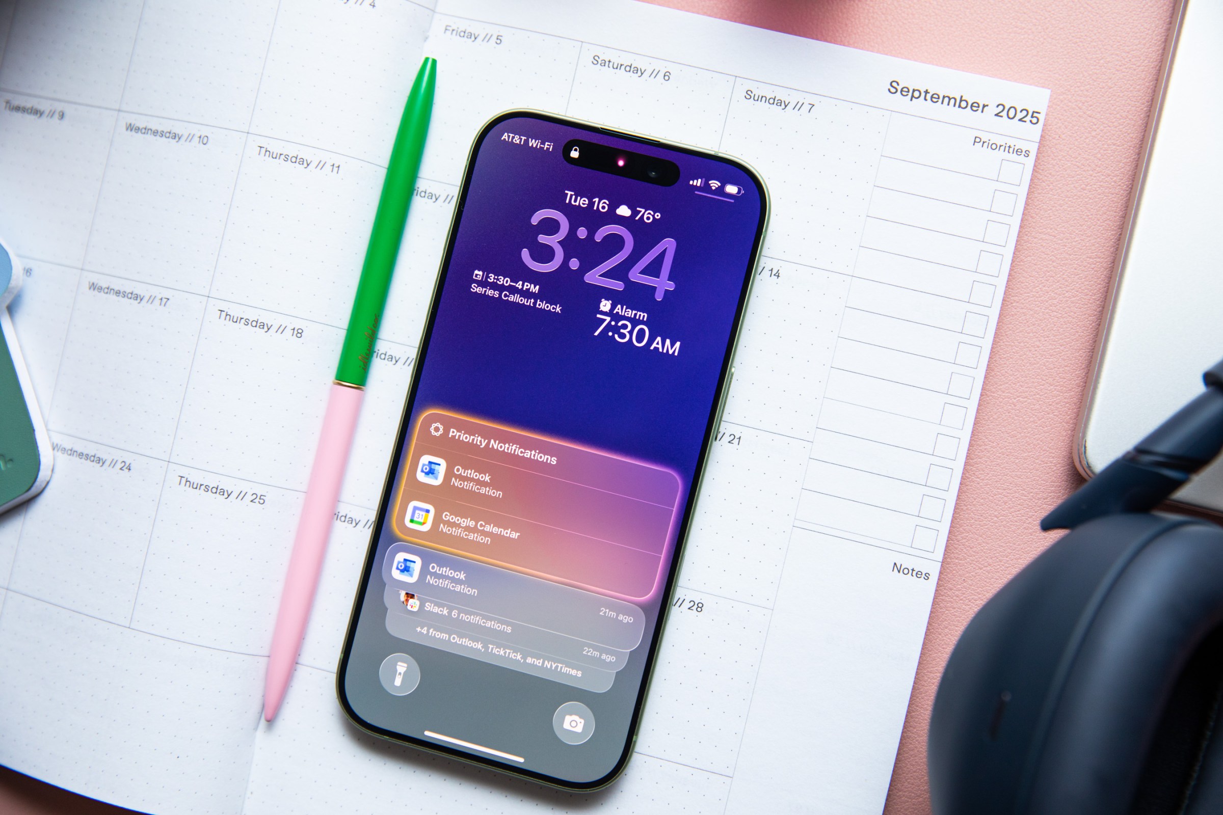 An iPhone 17 using AI-powered notification alerts.